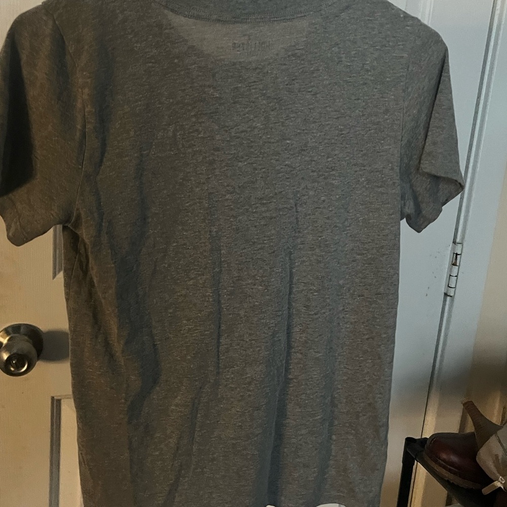 Hollister Gray Short Sleeve Tee - Picture 3 of 3